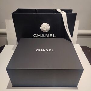 CHANEL large Empty Gift Box With Magnetic Closure And shopping Bag